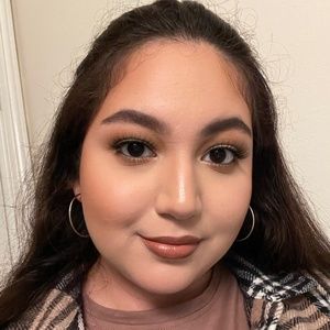 Meet your Posher, Janeth